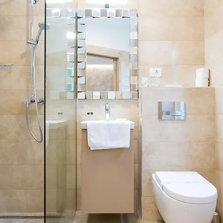 Pensionat Pearl By Nono Ban Split