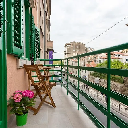 Pearl By Nono Ban Split